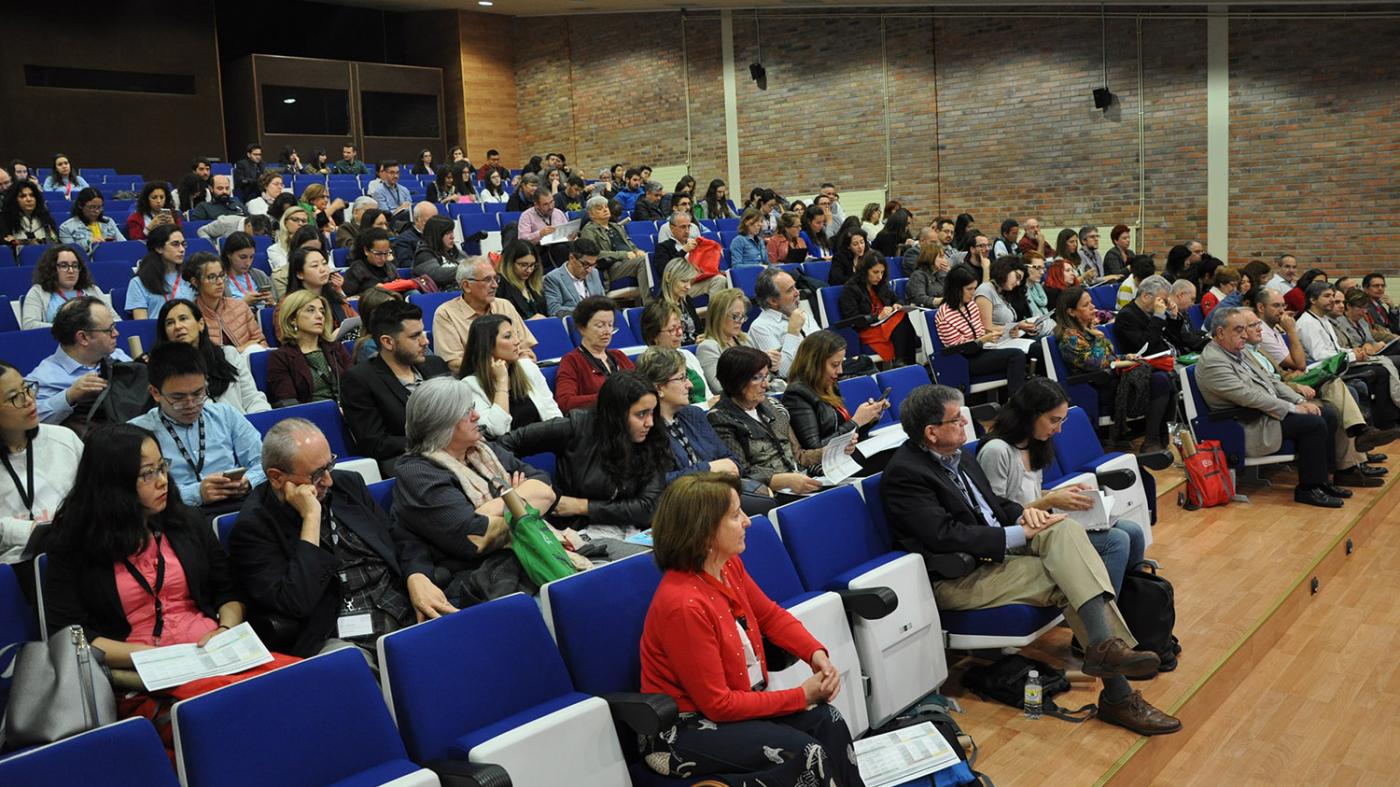 430 persoas debaten en Vigo sobre plurilingüismo e a aprendizaxe de segundas linguas