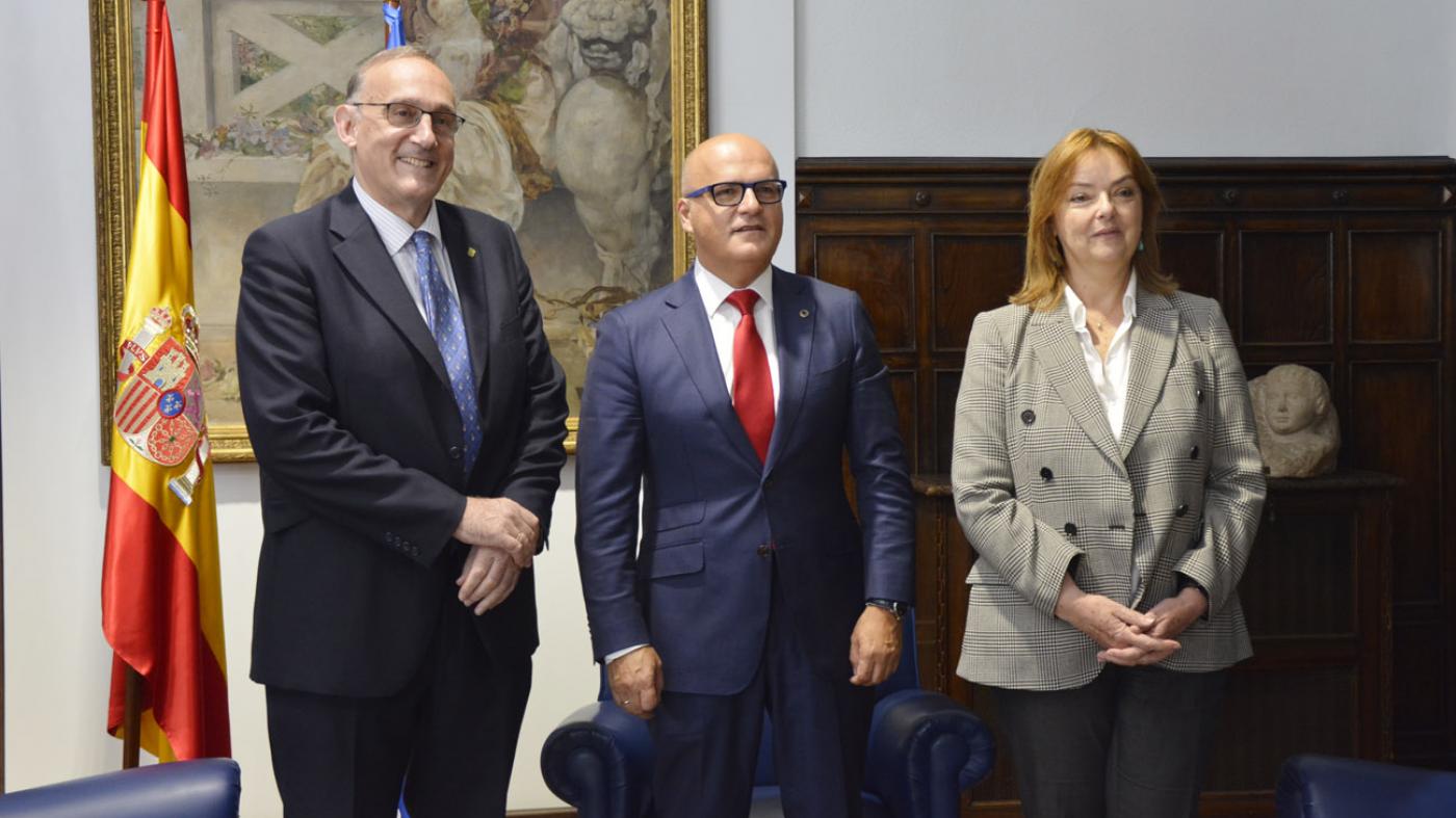 O reitor comparte co presidente da Deputación e co alcalde os retos para o campus de Ourense 