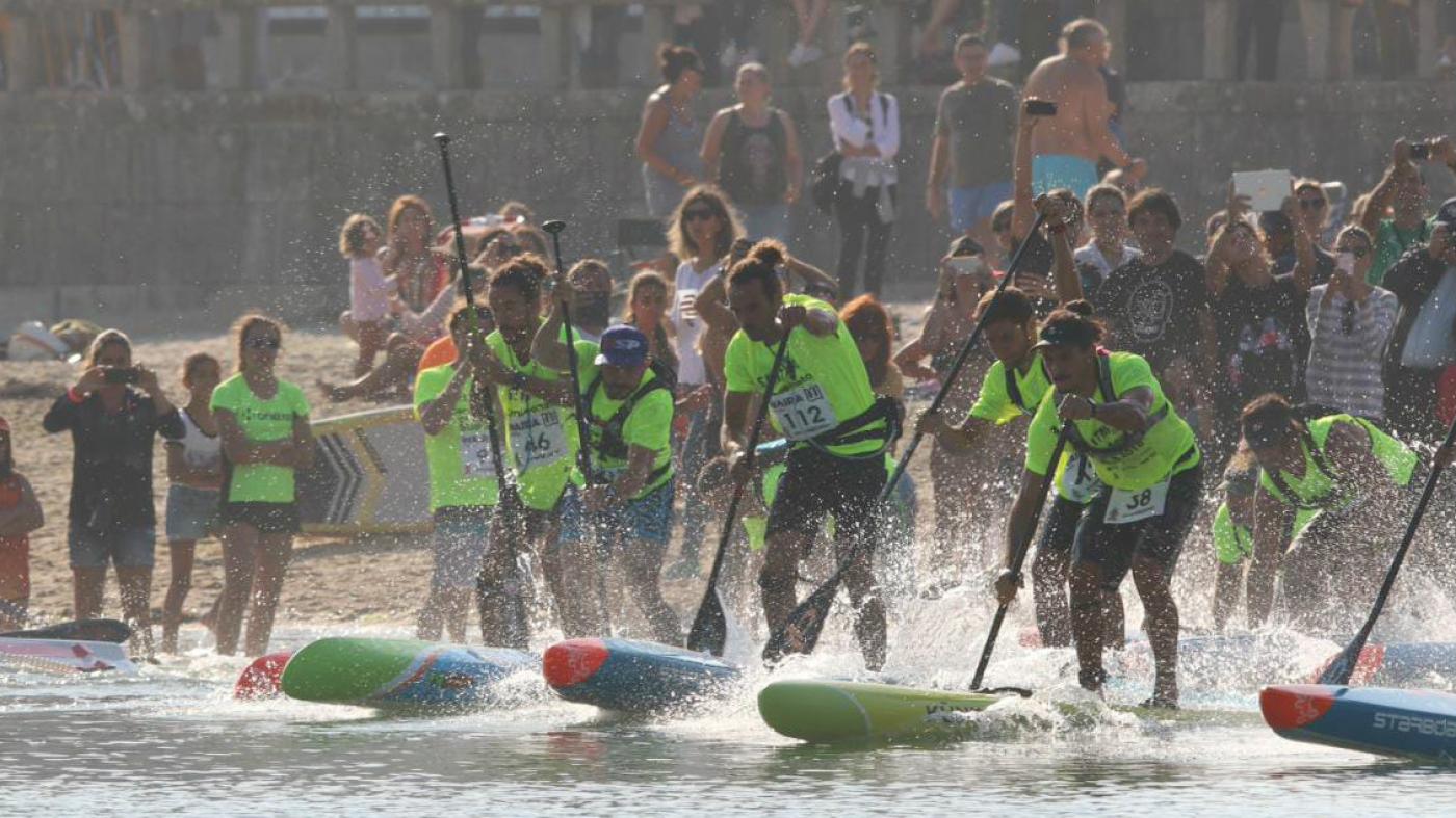 Que caracteriza aos e ás principais deportistas de ‘paddle surf’ de España?