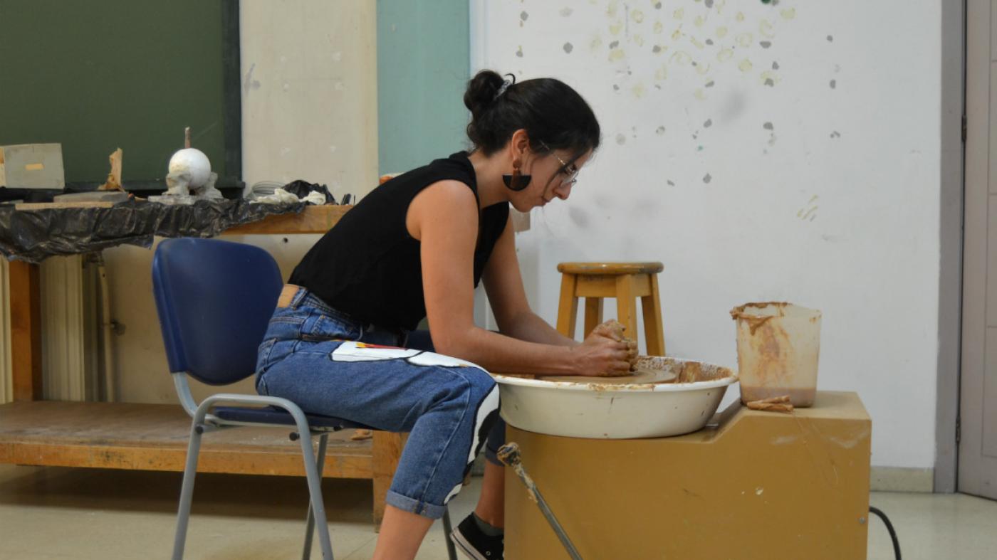 Un obradoiro achega ao alumnado as potencialidades contemporáneas da cerámica