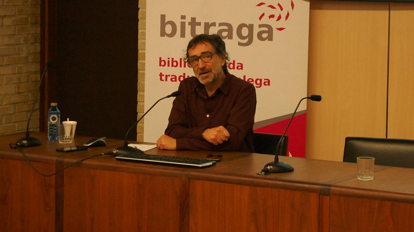 Un experto afonda na FFT na tradución de libros en Arxentina 
