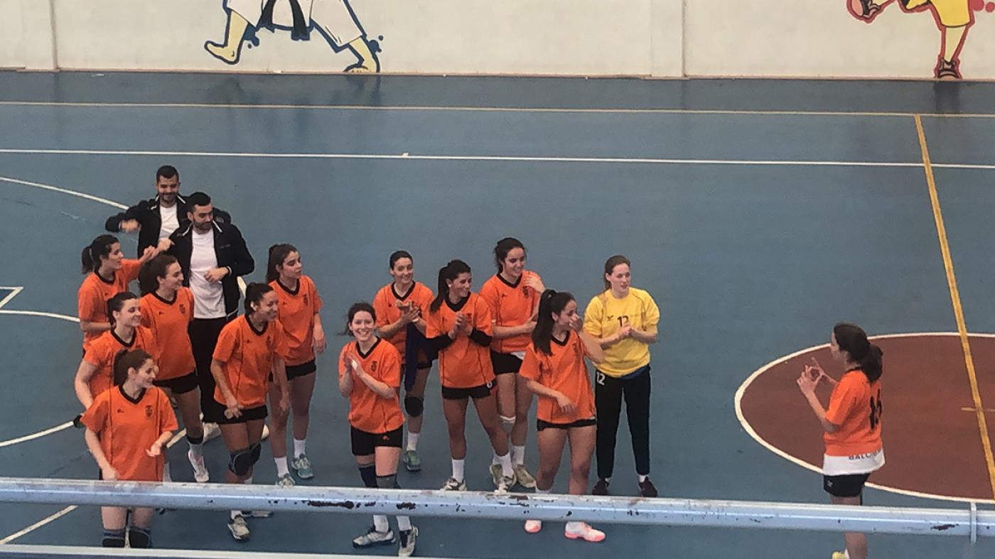 O equipo de balonmán feminino proclámase campión de España universitario