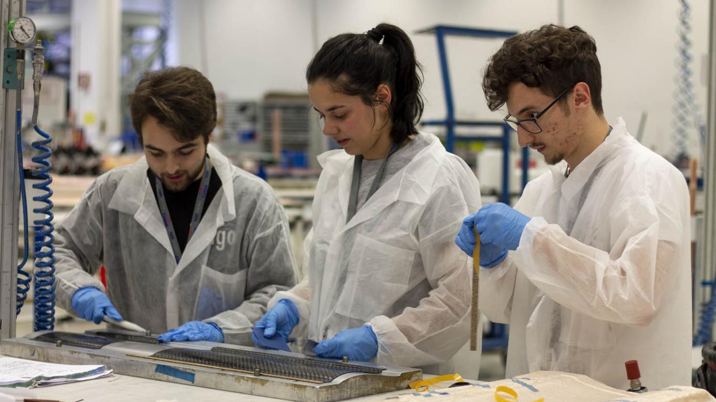 Unha vintena de estudantes da Universidade de Vigo deseñaron e fabricaron o monoplaza 