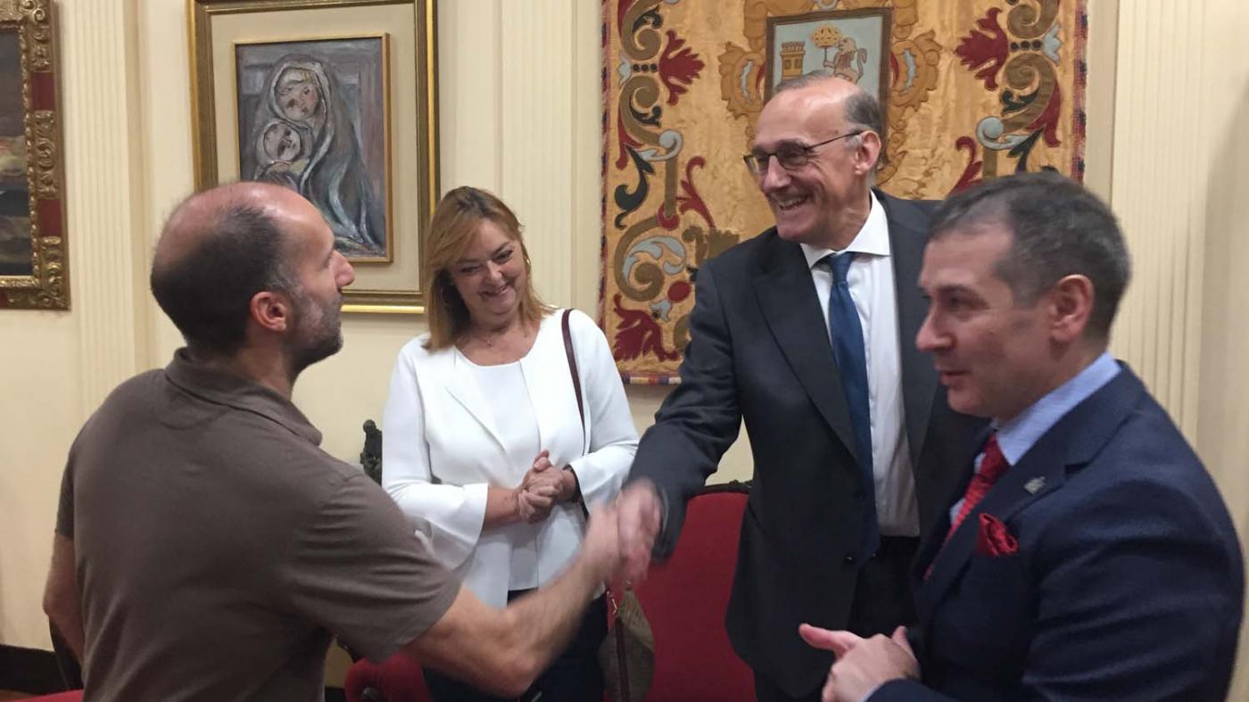 De “frutífera” cualificou o alcalde de Ourense a reunión co reitor da Universidade de Vigo