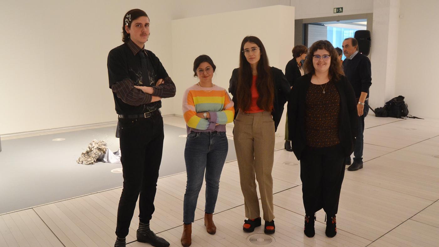 Unha alumna e dous egresados presentan os seus proxectos na exposición de ‘Novos Valores’ 