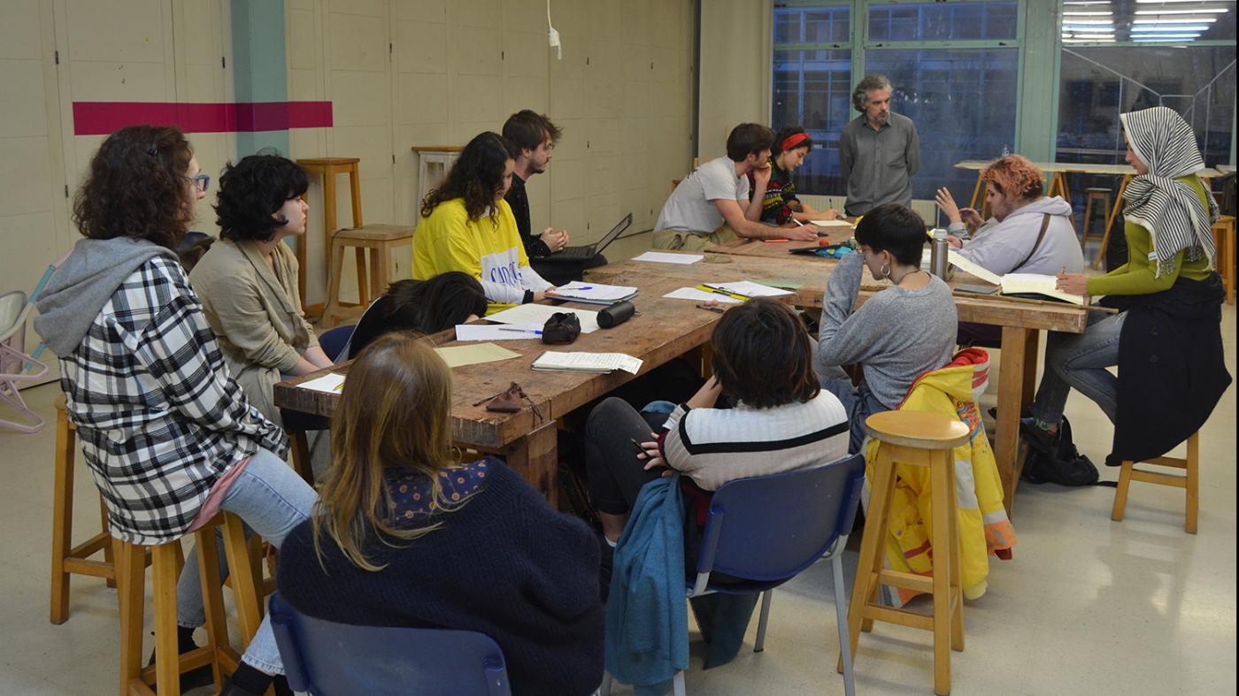 Un taller convida ao alumnado de Belas Artes a crear “desde a influencia do íntimo”