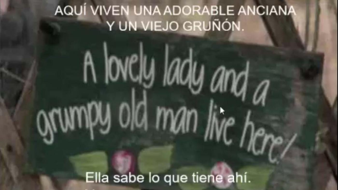 Un exemplo de 'cegueira por subtitulado" nunha escena que inclúe un cartel que se traduce e na que tamén hai subtítulos dos diálogos 