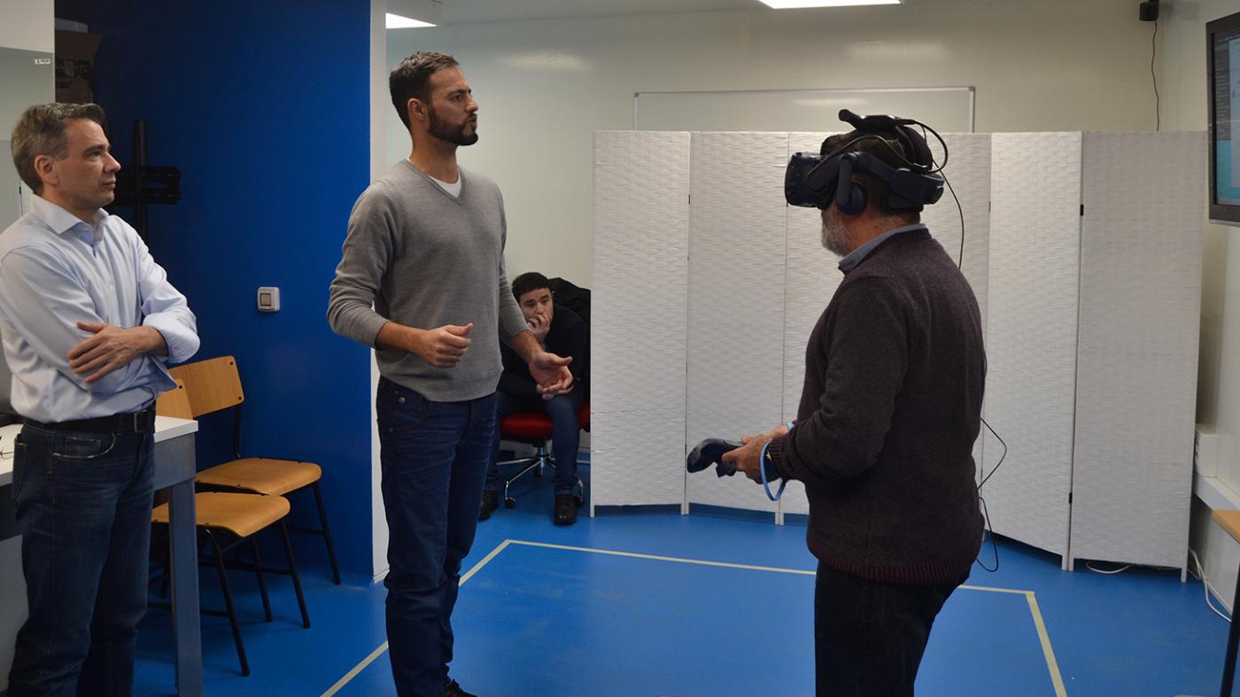 Un estudo pioneiro explora o potencial da realidade virtual para prescribir exercicio terapéutico a persoas maiores