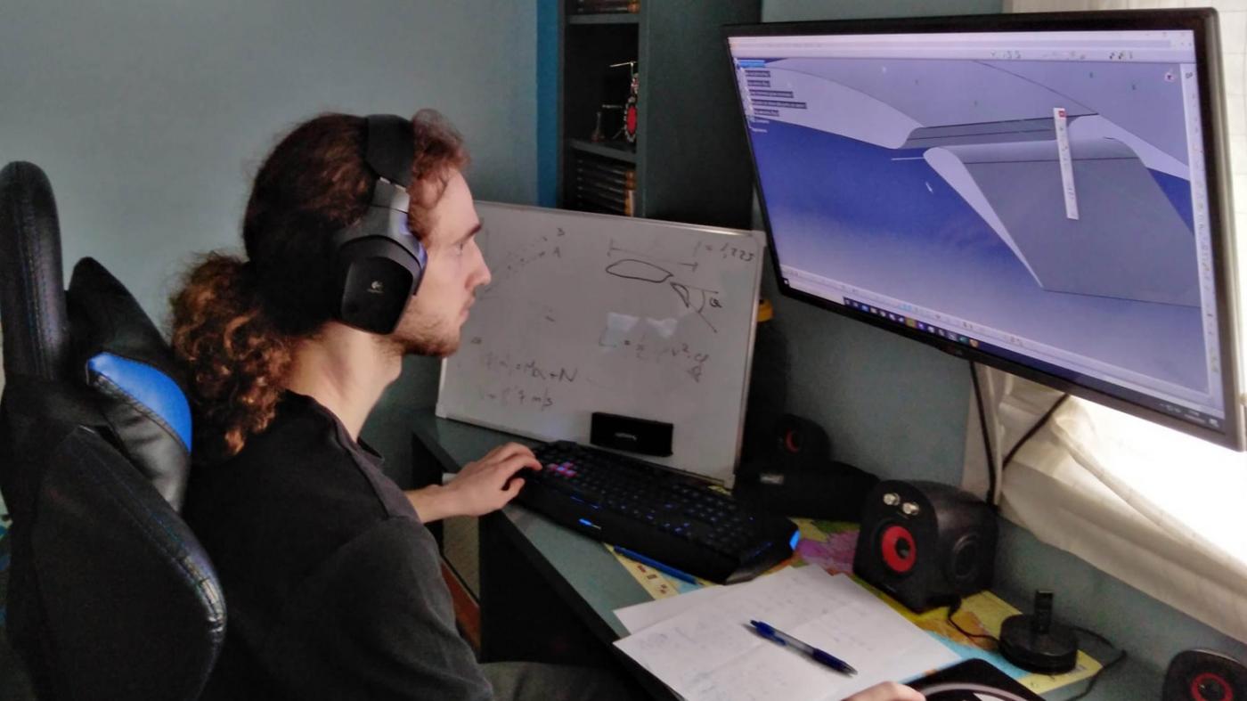 Alumnado de Enxeñaría Aeroespacial crea un equipo de aeromodelismo 