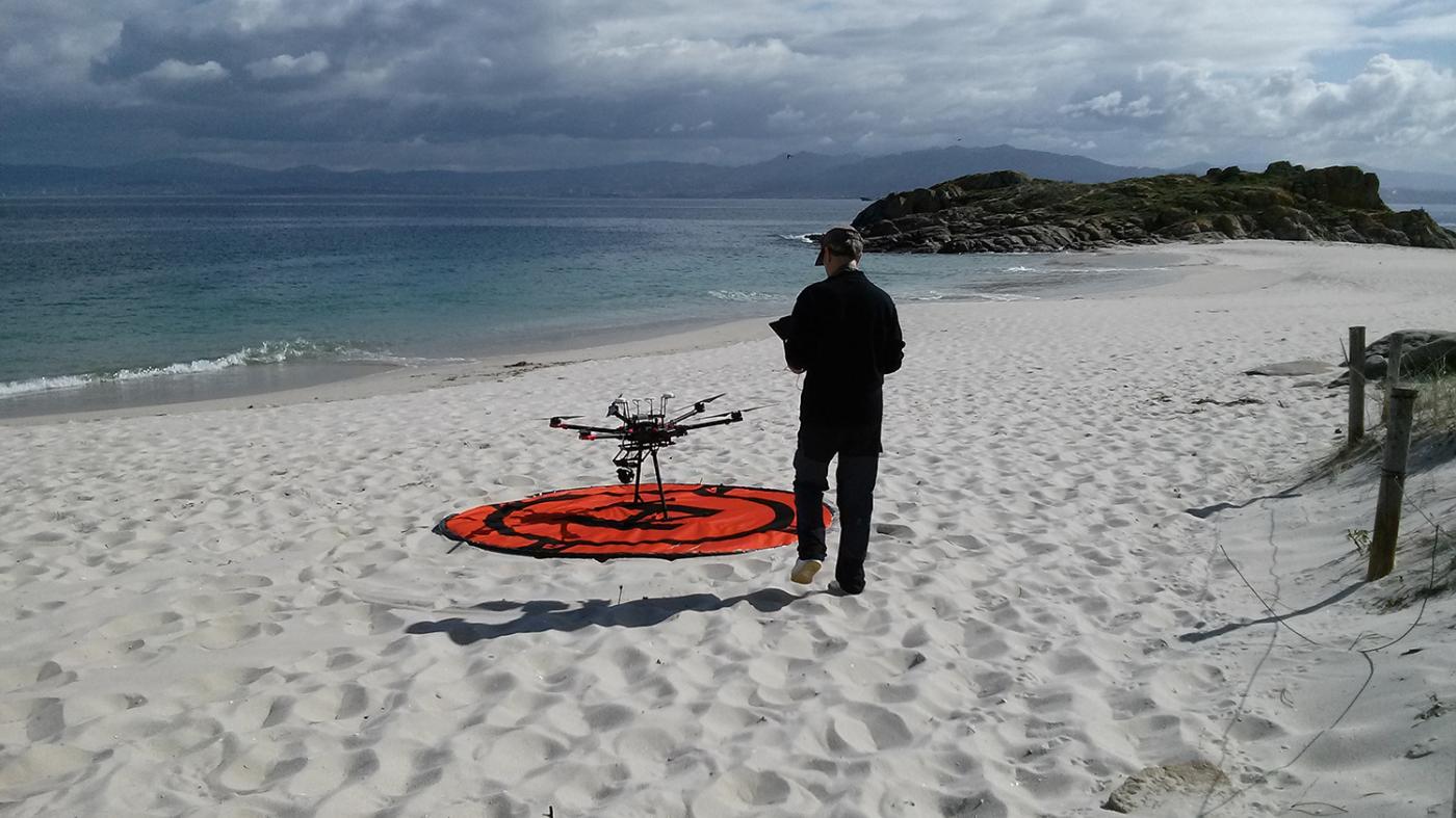 O proxecto Bewats avanza na detección remota do lixo mariño nas costas galegas