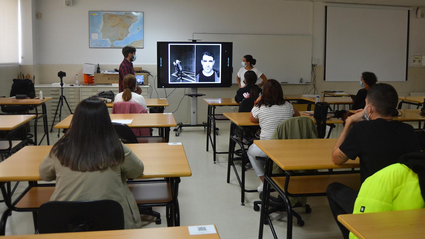 Dous talleres inician na fotografía e na xestión de redes sociais a estudantes e profesionais