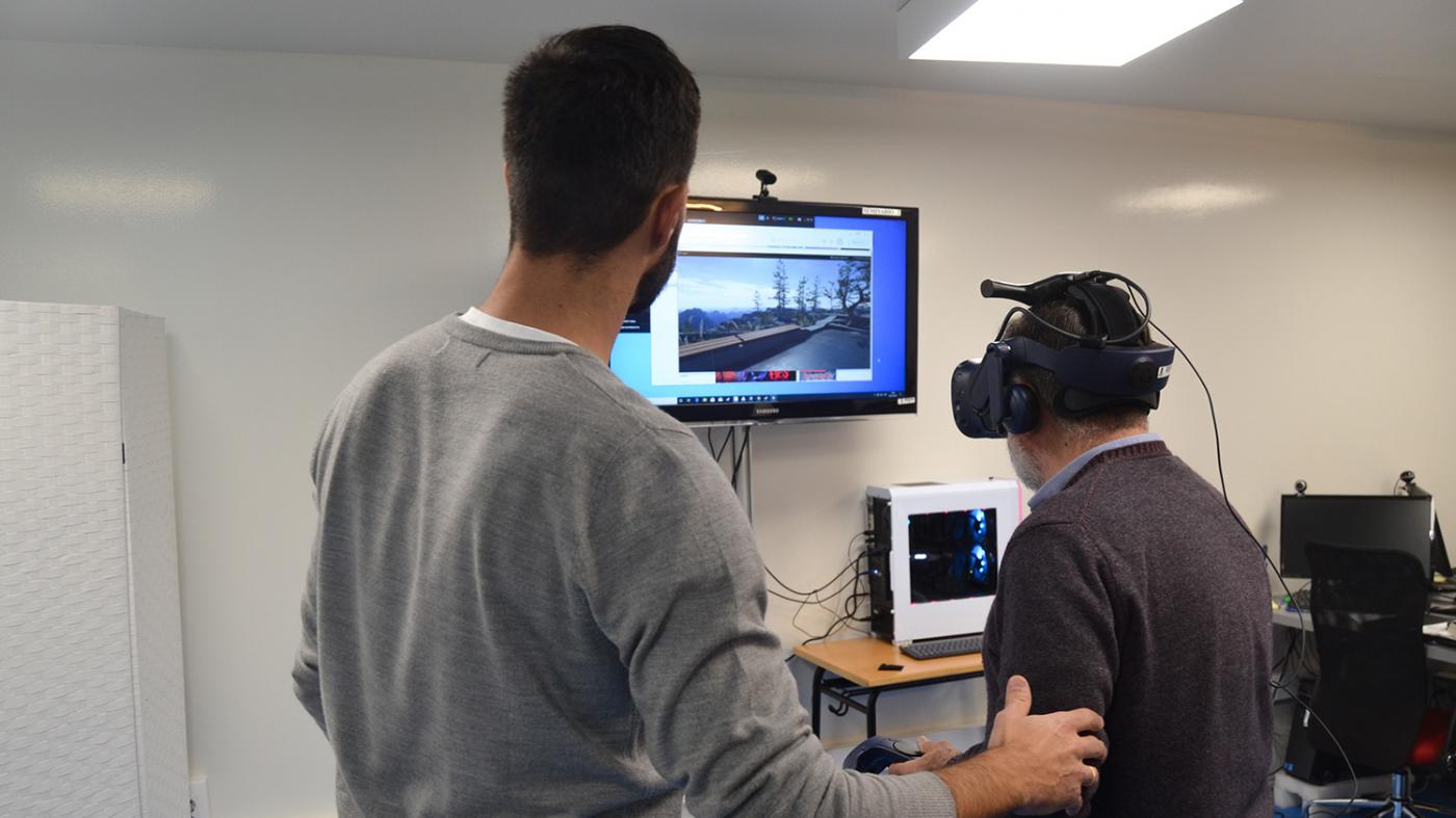 O grupo HealthyFit constata as posibilidades da realidade virtual como ferramenta terapéutica para persoas con Párkinson