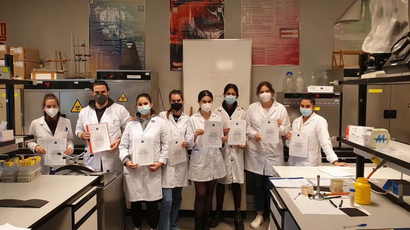 40 estudantes do IES O Couto buscan coa UVigo microorganismos produtores de novos antibióticos