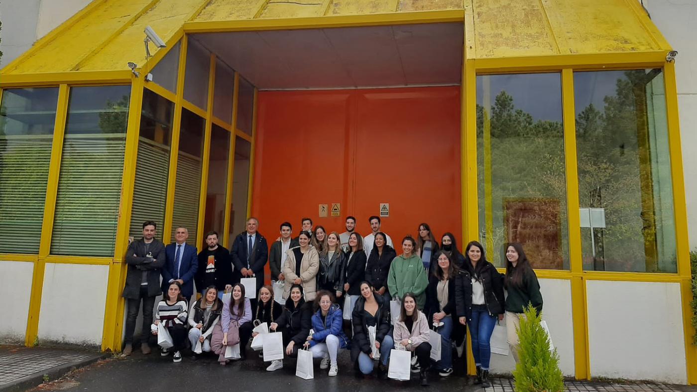 Alumnado de Dereito visitaron a prisión de Pereiro de Aguiar e o Centro de Menores de Montealegre