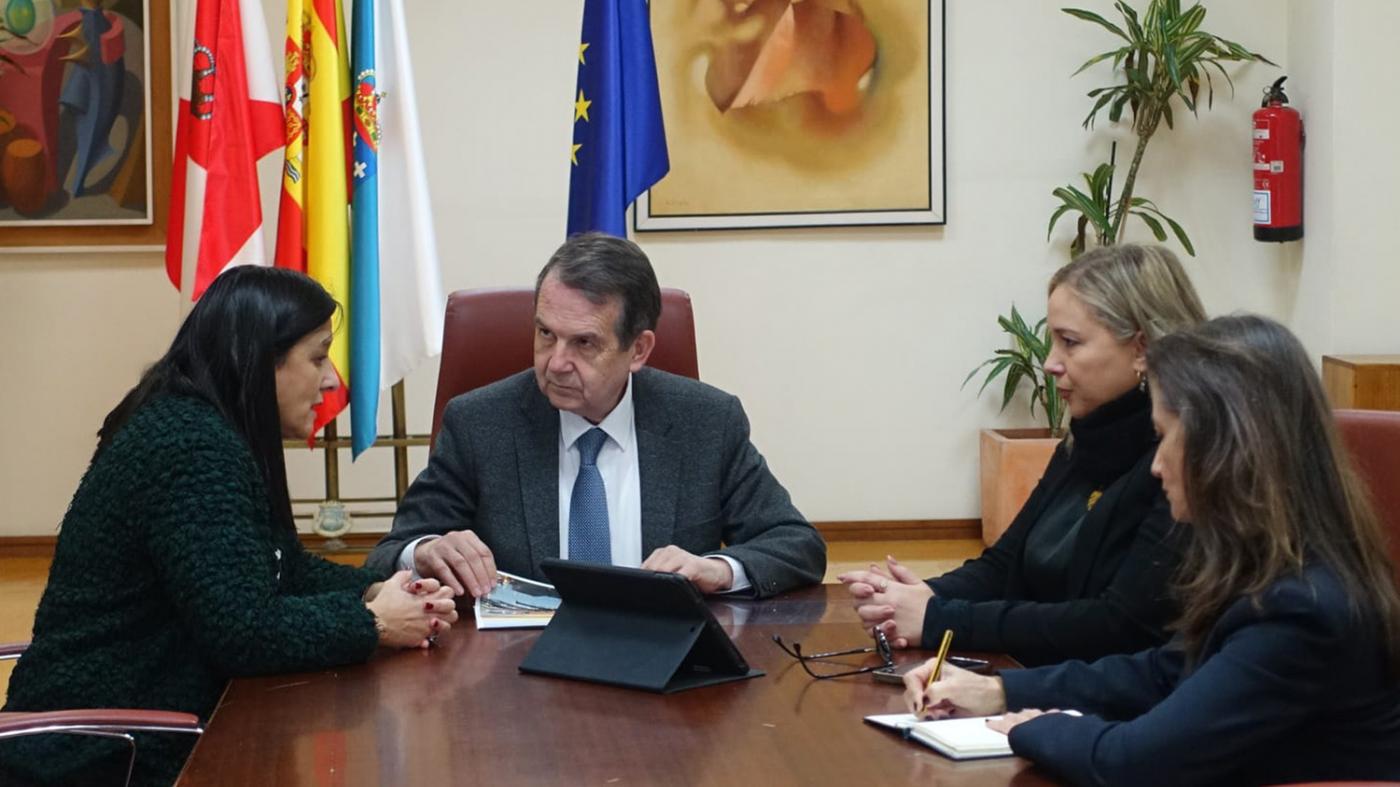 Xuntanza das vicerreitoras de Investigación e Comunicación co alcalde de Vigo