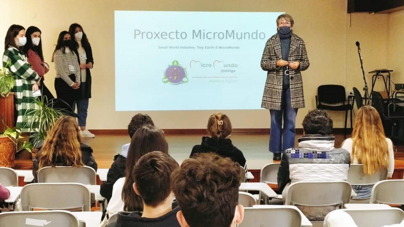 O Proxecto MicroMundo volverá ás aulas para concienciar a escolares sobre o uso responsable de antibióticos