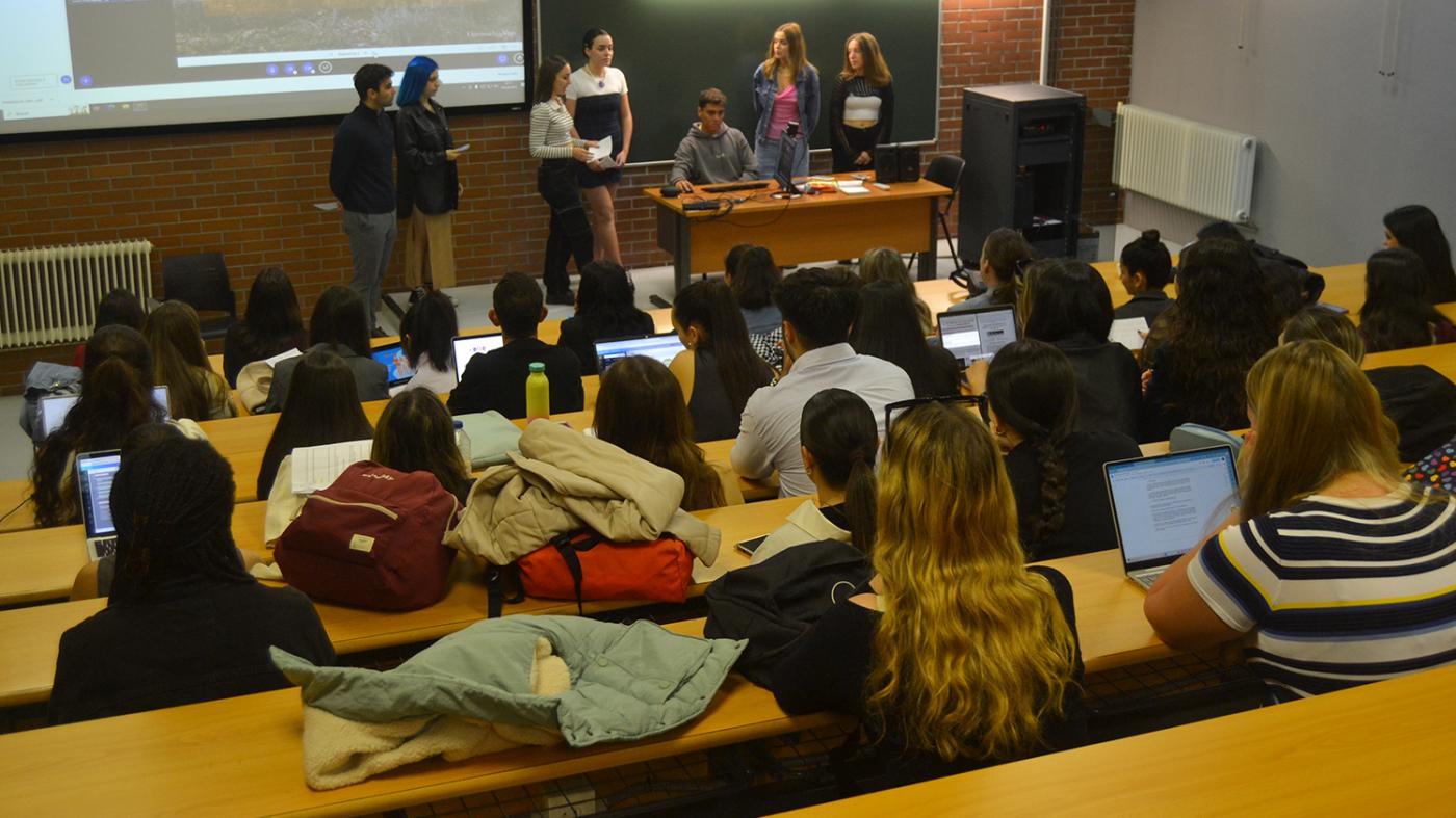 Doce entidades do rural galego reciben os plans de comunicación elaborados polo alumnado de Publicidade e RRPP