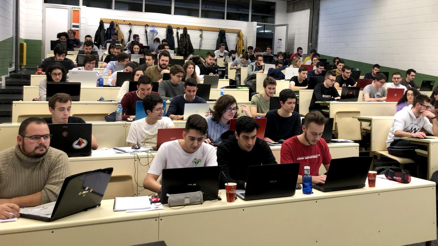 Máis de 200 estudantes copan as prazas dun curso sobre o programa MatLab