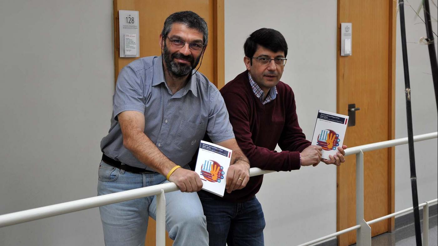 Dous docentes da Universidade de Vigo publican un libro pioneiro sobre a orixe e a evolución dos símbolos matemáticos