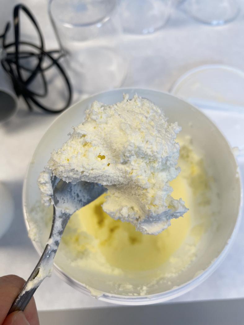 Un proxecto de investigación busca a valorización do soro de queixo mediante a produción de manteiga ‘premium’ 