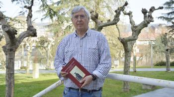 O historiador Jesús de Juana publica unha monografía sobre o deputado Ruiz de Padrón