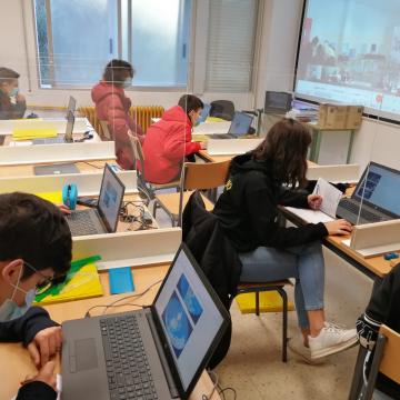 A XII Olimpíada de Xeoloxía pon a proba os coñecementos de 78 estudantes de institutos de Ourense e Pontevedra 