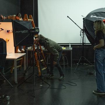 Un taller achega os procesos da fotografía cosmética á creación artística
