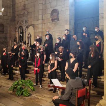 O coro do campus retoma as súas actuacións cun concerto na colexiata de Xunqueira de Ambía 