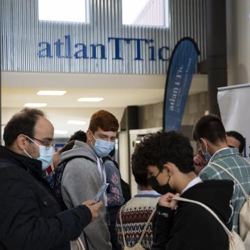 Preto dun cento de persoas ‘conectaron’ con atlanTTic nunha nova xornada de portas abertas