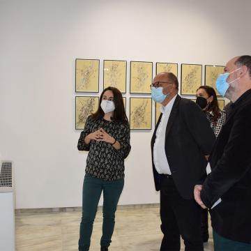 Recala en Vigo a exposición que percorre os ‘Vieiros na memoria’ de Manuel Moldes