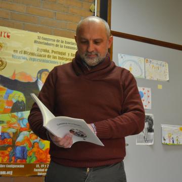 O profesor Alberto Pena participa na elaboración da primeira historia do xornalismo portugués