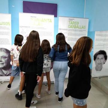 Unha trintena de centros educativos galegos acollerán este curso as exposicións de Exxperimenta en Feminino 