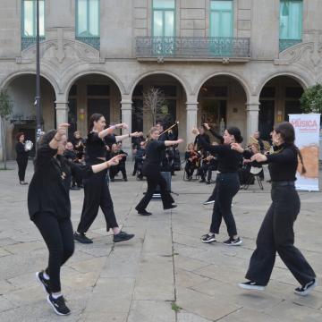 O campus busca impulsar un grupo de baile tradicional