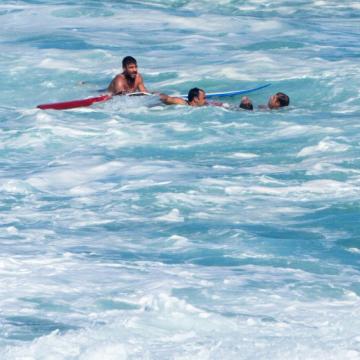 Preto do 80% dos surfistas españois e portugueses participaron no rescate dun bañista