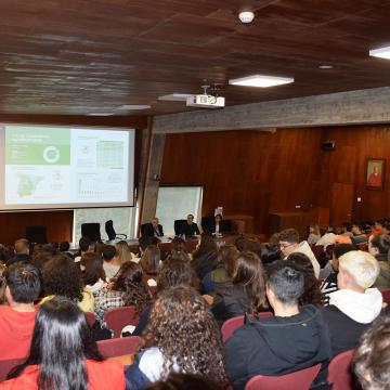 Un cento de estudantes de ADE e Economía participan en Vigo nunhas xornadas sobre cooperativas agroalimentarias