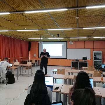 Os campus de Ourense e Vigo achéganse ao papel do alumnado como produtores de coñecemento a través de prácticas dixitais abertas