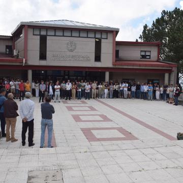 Sentido minuto de silencio nos campus de Vigo e Ourense en memoria do profesor Fernando Isasi