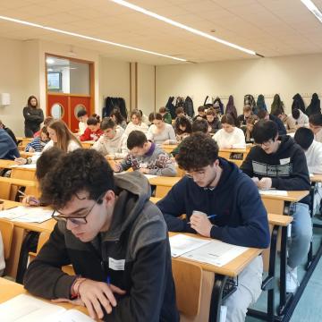 80 estudantes de institutos de toda Galicia buscan clasificarse para a fase nacional da XIX Olimpíada de Bioloxía