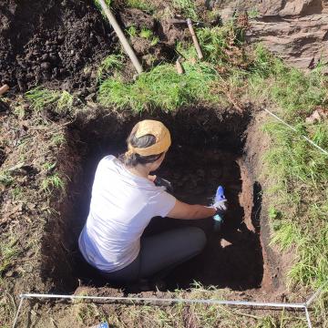Un equipo liderado desde a UVigo realiza una intervención arqueolóxica no abrigo de Peña Piñera, en León 